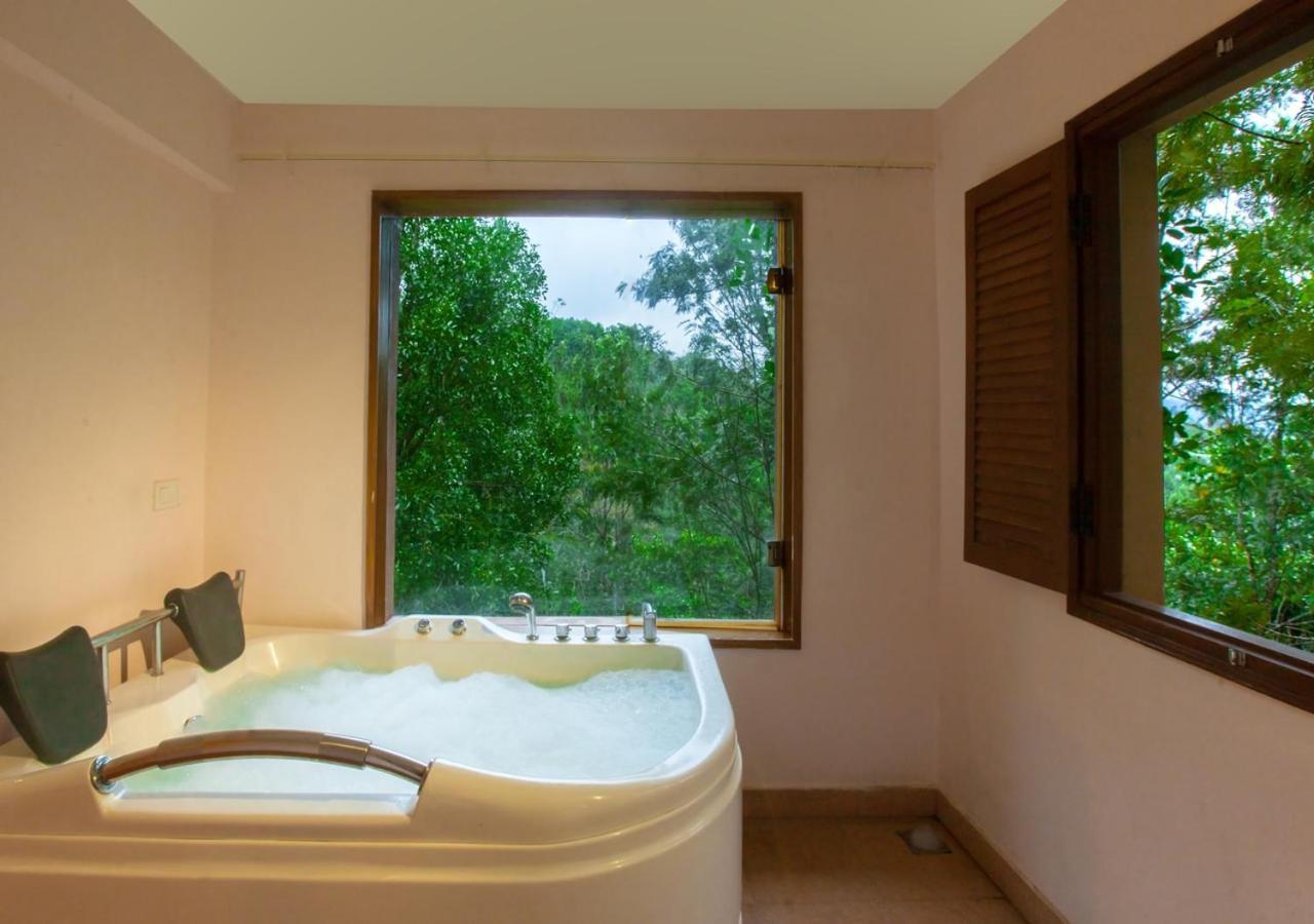 Oxygen Resorts Thekkady Extérieur photo